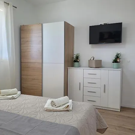 Mihe Apartament *