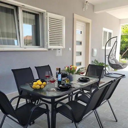 Apartament Mihe *